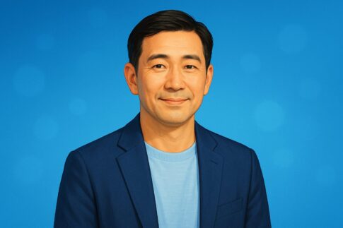 青基調の背景に清潔感のある40〜50代男性の半リアルなポートレート（文字なし）